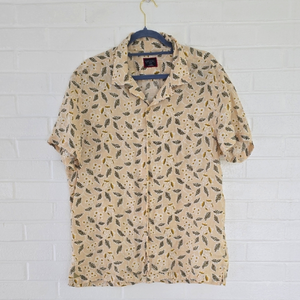 UNTUCKit Linen Floral Heaton Regular Fit Short Sleeve Button Down Size L